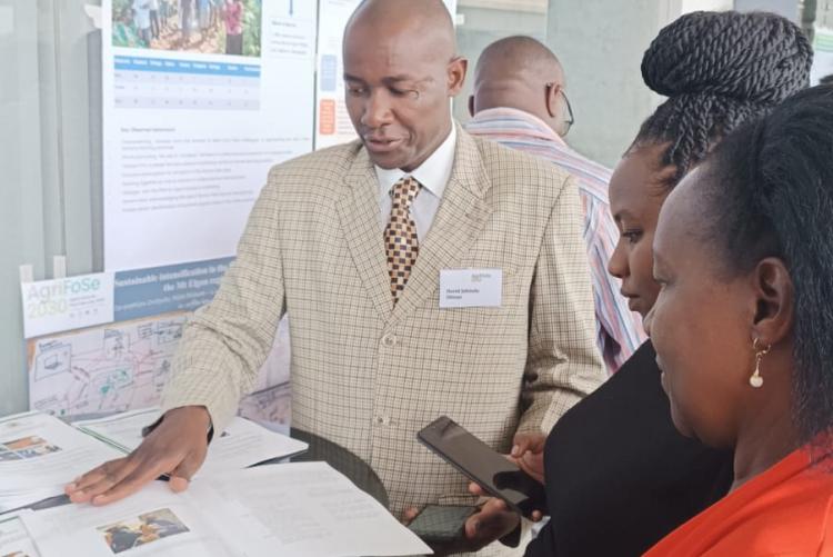 Dissemination of research outputs via posters & stakeholder manuals at the AgriFoSe workshop(2)