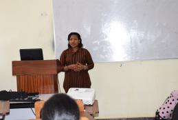 Florence Bwiza Rutikanga presentanting her PhD proposal
